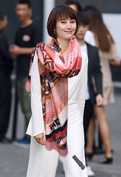 

69888spring, summer, autumn and winter 2019 women's silk cashmere scarf luxury women's scarf square scarf high-end customized hand, Blue;gray