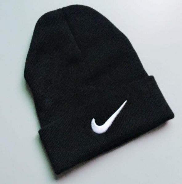 

new winter knitted real fur hat women thicken beanies with 15cm real raccoon fur pompoms warm girl caps snapback pompon beanie hats g593, Blue;gray