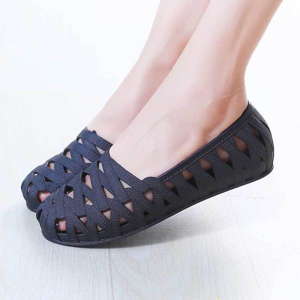 

2020 new arrival light pvc female loafers hollow breathable mom sandals slip on pointed women sandals, Black