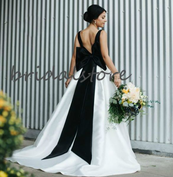 

уникальный черный и белый свадебные платья готические атласная backless boho свадебное платье с большой лук линия o шеи sleevelss bohemian с, White