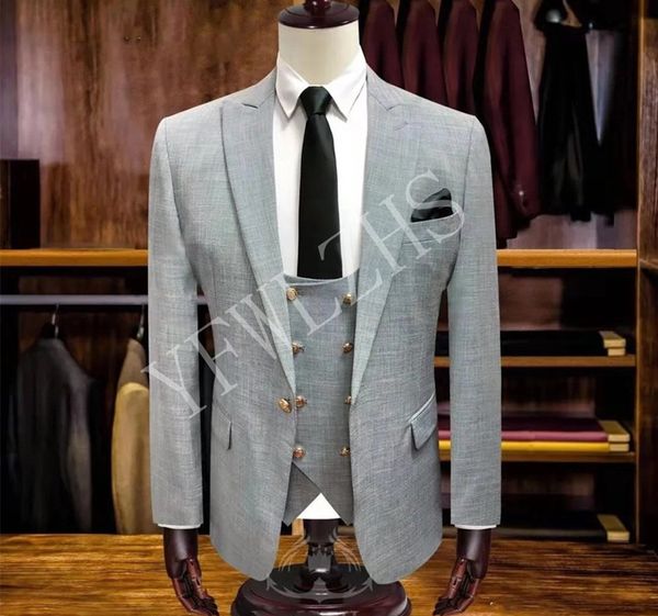 Consideráveis ​​de Ouro botões Groomsmen pico lapela do noivo smoking Homens ternos de casamento / Prom / Jantar melhor homem Blazer (Jacket + Calças + Tie + Vest) W197