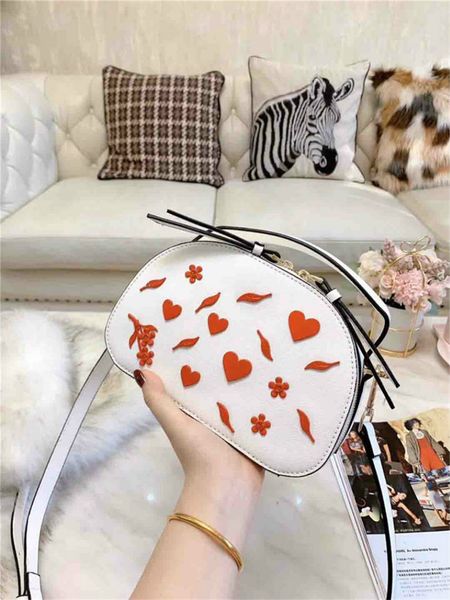 

Designer Shoulder Bag Women Luxury Designer Womens Shoulder Bags Handbags Purses Heart-shaped Decoration New Girls In Autumn and Winter5
