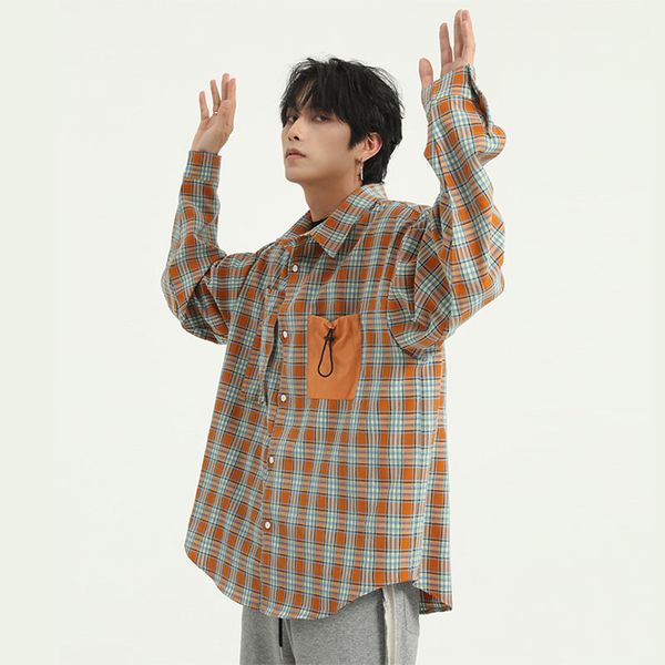 

мужчины повседневная длинные рукава рубашки плед young male high street hip hop сыпучие рубашки верхняя одежда, White;black