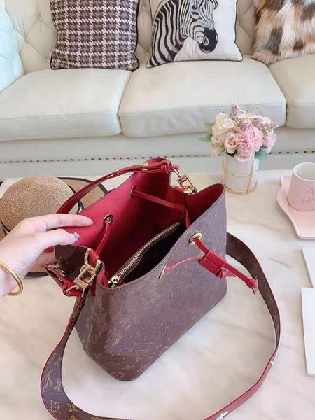 

female fashionable joker draw string single shoulder oblique ku qiu dong drawstring bucket handbag designer luxury package messenger bags