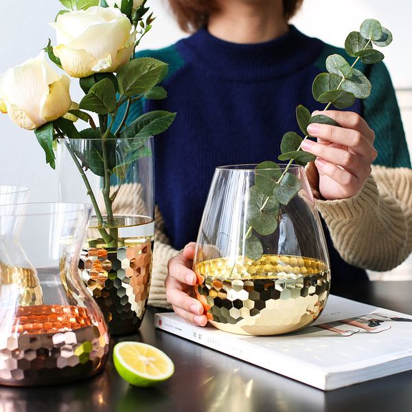 

elegant flower glass vase transparent flower living room vase hourglass-shaped glass and textured copper