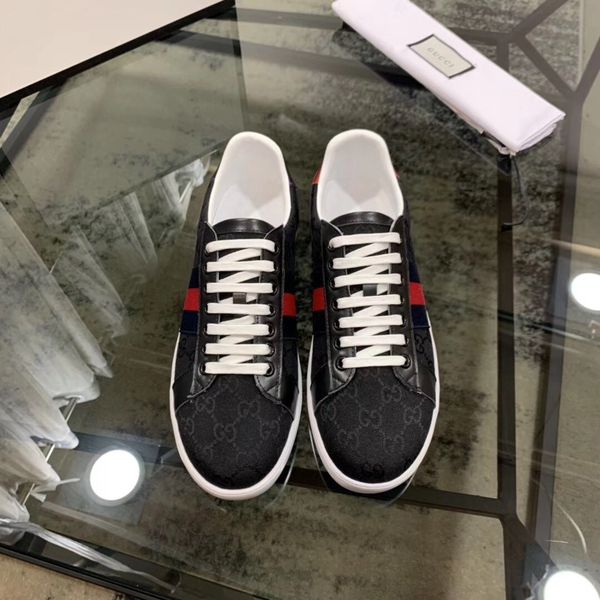

2020 new men's daily casual sports shoes high-quality men's sports shoes luxury design men's casual shoes