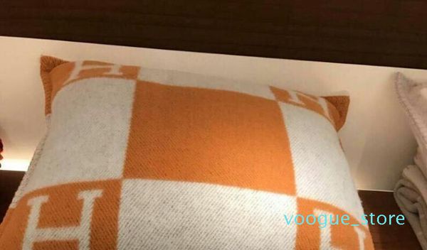 

h letter cushion decorative pillow cushion for manual knitted plaid europe pillow with filling sofa bed home decoration 45*45 cm