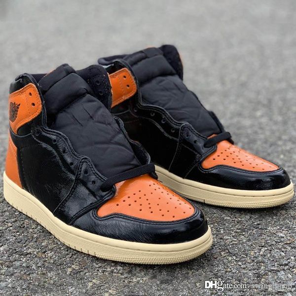 

authentic air high og 1 shattered backboard 3.0 black basketball shoes orange pale vanilla retro man 1s sports sneakers 555088-028