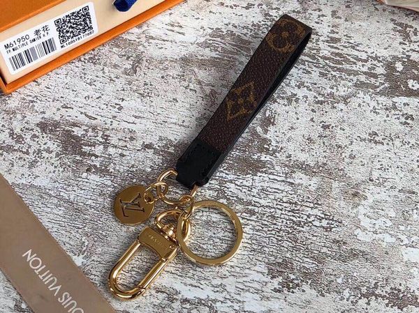

2019 new luxury keychain high qualtiykey chain key ring holder brand de igner key chain porte clef gift men women car bag fa t hip