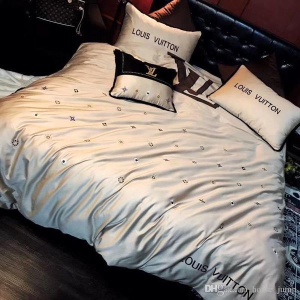 

5 color boutique embroidery bedding uit europe and america fahion brand duvet pure color king queen ize 4 piece bed cover, White
