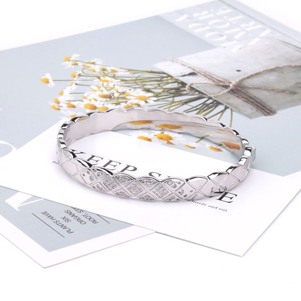 

european and american creative small fragrant lingerie bracelet micro-inlaid zircon women's bracelet simple bracelet wholesale, Black