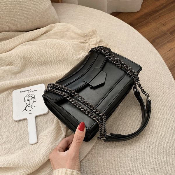 

on the new small bag women 2019 new tide korean ladies messenger bag chain shoulder fashion lock small square