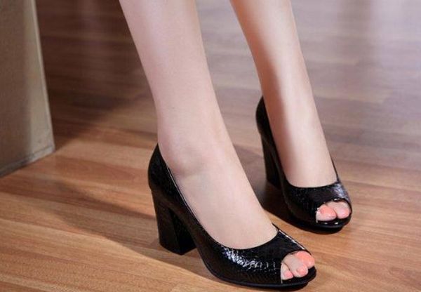 

2019 women's sandals in summer with new style high heel coarse heel @29, Black