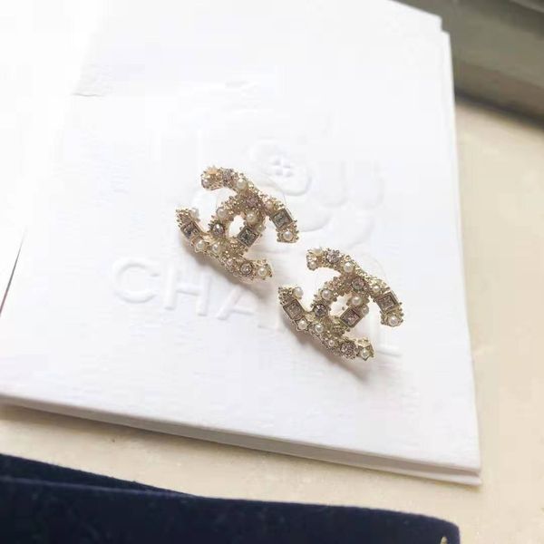 

fashionable temperament 925 silver needle studs european and american earrings for ladies