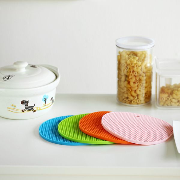 

set of 4 silicone rubber round multicolor non-slip pot resistant mat