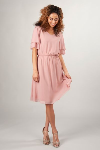 2019 Rosa Chiffon-Sommerkurzmode bescheidene Brautjungfernkleider mit flatternden Ärmeln V-Ausschnitt knielanges Strand-Boho-Hochzeitsfestkleid