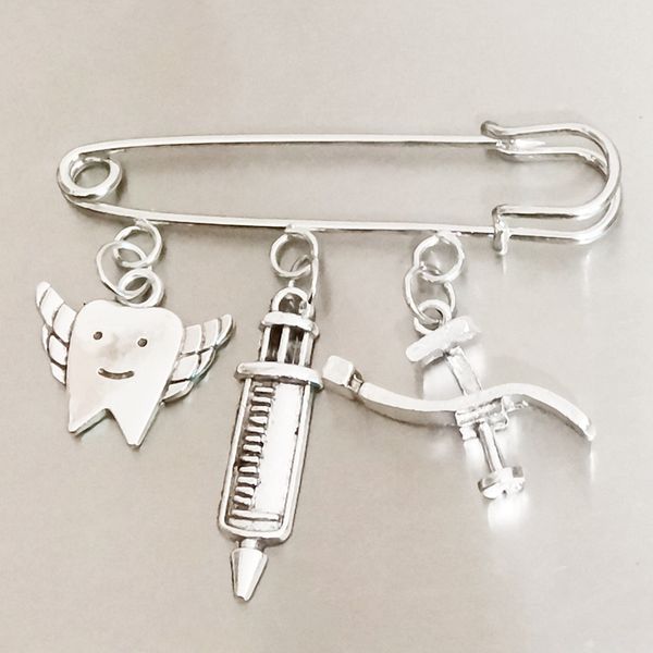 

2019 ancient silver tooth needles syringe brooch handmade fashion creative women men jewelry designer brooch dental hygiene dentist gift, Gray