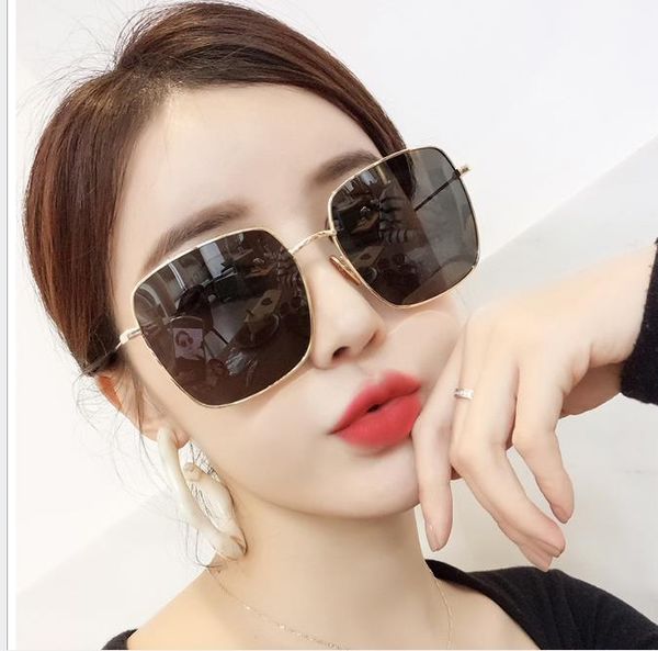 

women's fashionable polarizing sunglasses, White;black
