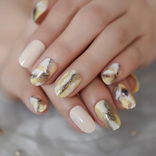 Acheter Ongles En Marbre Ovales à Paillettes Courtes Motif à Encre En Poudre Dorée Couleur De Blé Faux Ongles Conseils De Création Uniques