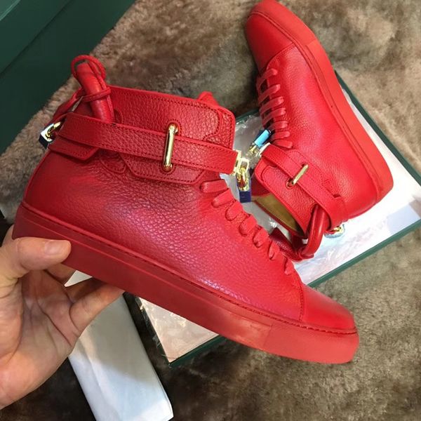 

new designer men black sneakers cowhide fashion men comfortable casual flat shoes high shoes lock shoes red / black / white eu46