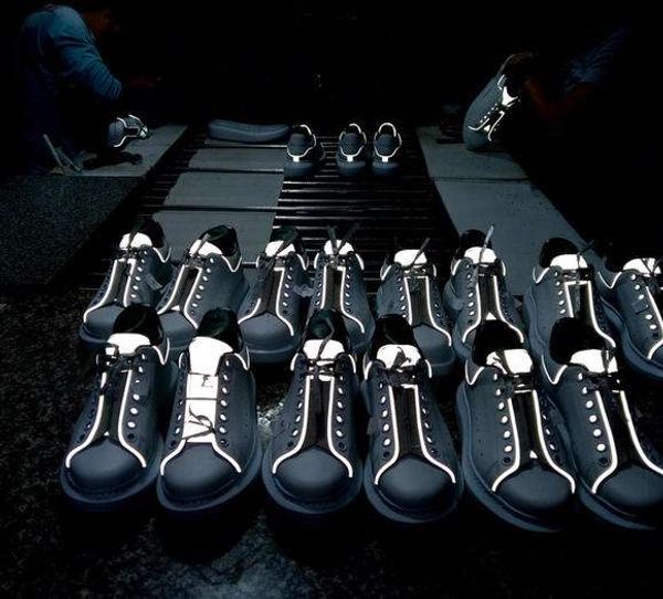 

2019 designer brand men women 3m leather oversized alexander platform increase queen casual shoes mens quality sneakers 120135