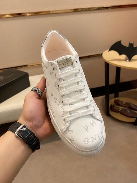 

2020 luxury men's flat shoes casual pair black white sneakers billiard golf shoes zxcv