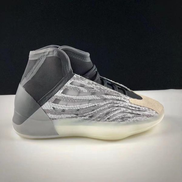 YEEZY QUANTUM BASKETBALL SHOE REVIEW ON FEET.