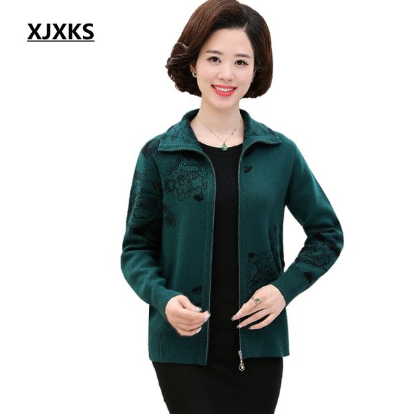 

xjxks autumn middle-aged women cardigan sweater print turndown collar zipper sweater coat cardigan female knitwear, White;black