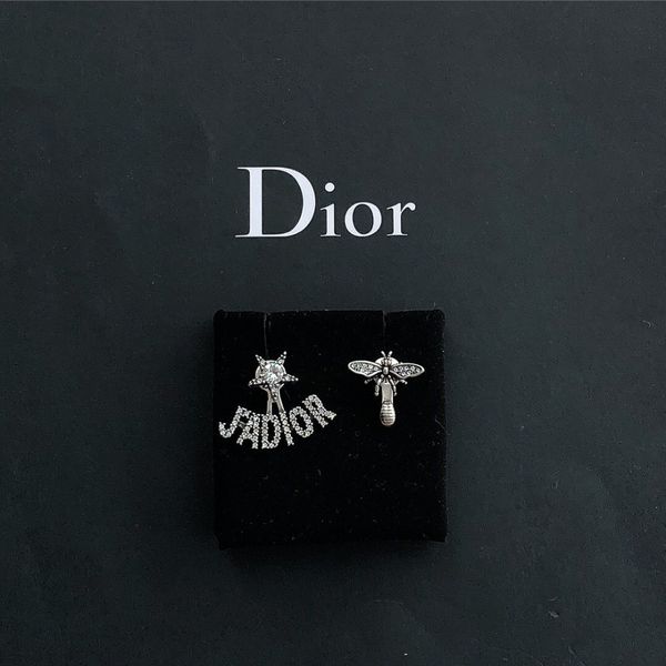 

Женские украшения 2019 года ранней весной новые пчелиные алмазные серьги асимметричные авангардная индивидуальность мода простой