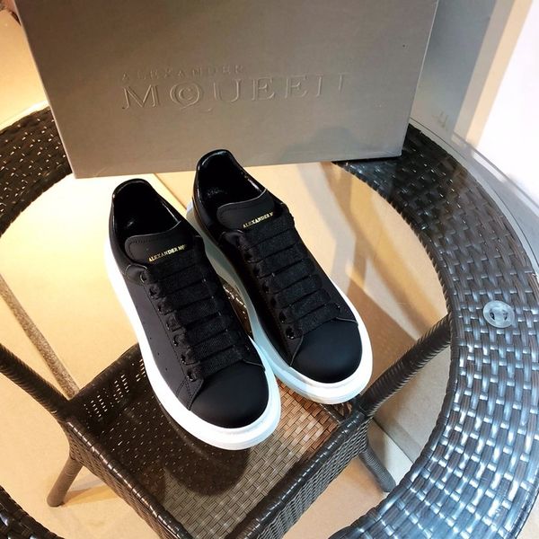 

2020 new qc couple casual sneakers couple fashion thick sneakers daily increase casual shoes luxury design