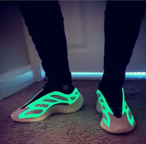 

2020 new kanye west azael alvah 700 v3 running shoes white glow in the dark men women fashion luxure designer sneakers