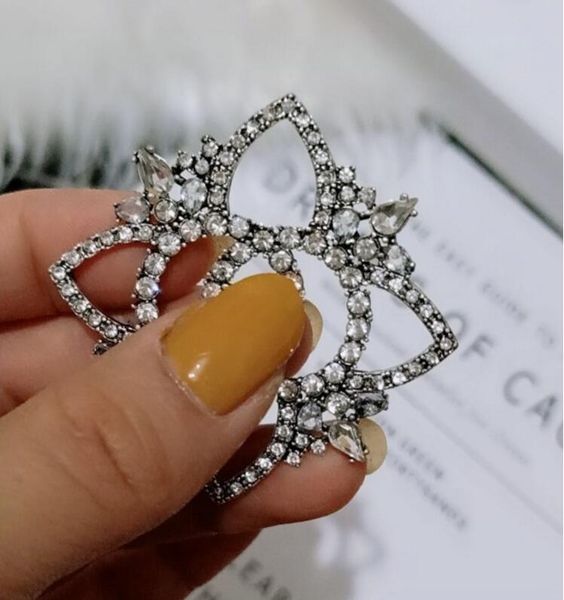 

fashion- and the catwalk personality retro diamond letters brooch women coat coat brooch corsage accessories women, Gray