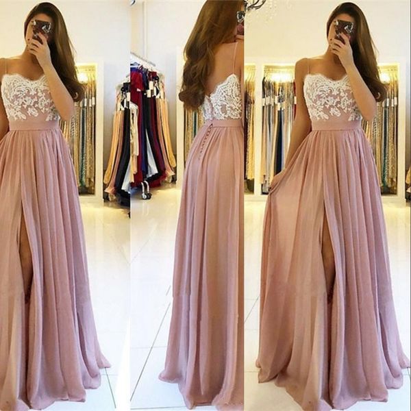 Staubige rosa Abendkleider sexy Spaghetti -Träger weiße Spitzen Applikationen Chiffon High Split Bodlange Plus Size Prom Kleider Brautjungfern Kleid 403