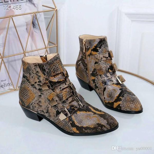 

new luxury chain reaction casual ladies designer shoes mens womens 2019 fashion district medusa link-embossed sole trainer ml19080301, Black