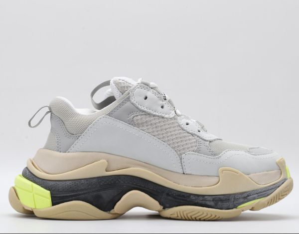 

2019 designer casual shoes fashion luxury dad sneakers paris triple s hiking shoes men and women casual street shoes with box 35-45, Black