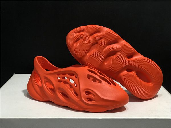 

2020 summer beach slipper kanye west foam runner hole slides bone red black white for sale sandal