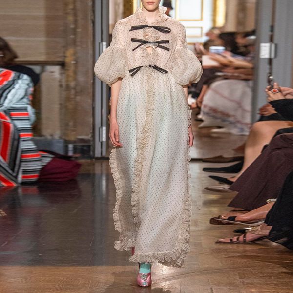 

2020 new woman dress bellflower french retro wind lantern sleeve wave point long dress summer, White;black