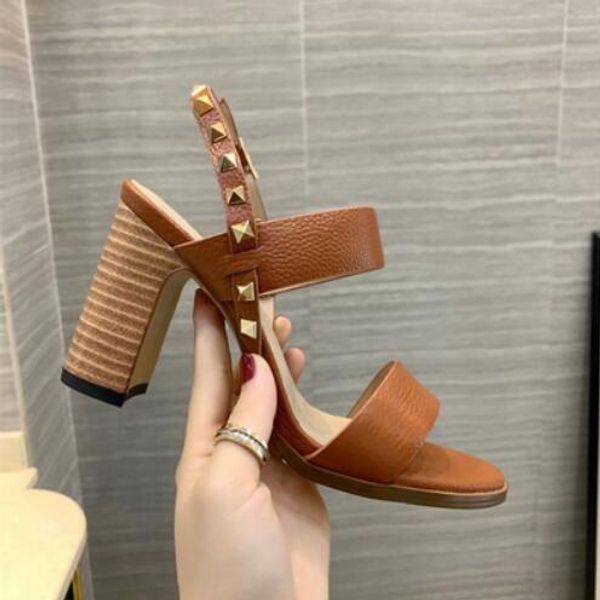 

весна / лето 2019 новая женская кожаная коренастая с открытым носком сандалией является горячие европейским стилем роскоши широкополосной се, Black