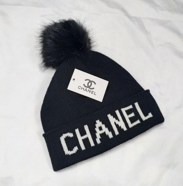 

2019 trendy hats winter knitted fur poms beanie label fedora luxury cable slouchy skull caps fashion leisure beanie outdoor hats 576, Blue;gray