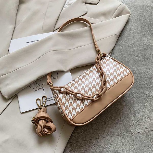 

new fashion lattice armpit bag handbag & elegant chain square bag shoulder diagonal width 24cm height 13cm thickness 7cm