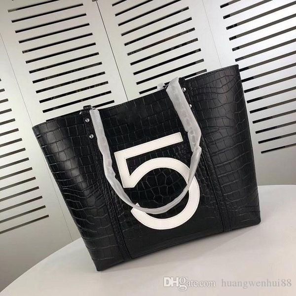 

2019 fashion casual ladies leather handbag, boston handbag with black and white bag welcome consultation package