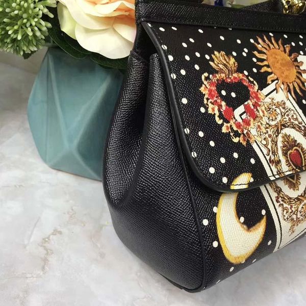

designer- vintage printing bag european station baonu 2019 new european goods tide oblique lady bag backpack dual-purpose