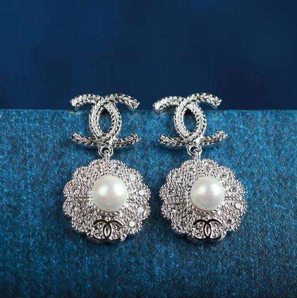 

Подлинные серьги из стерлингового серебра 925 полых слов в серьги-гвоздики для жен