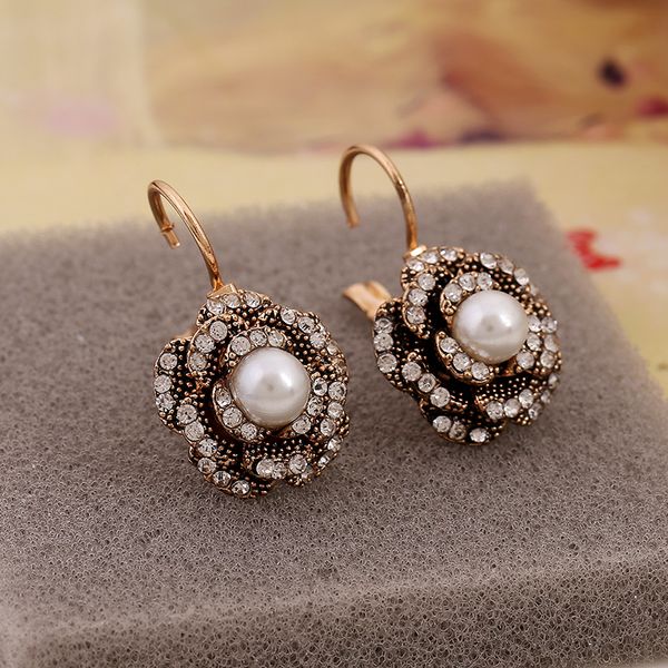 

stud earrings 2019 new arrival earrings elegant accessories flower full rhinestone for women's gift brincos, Golden;silver
