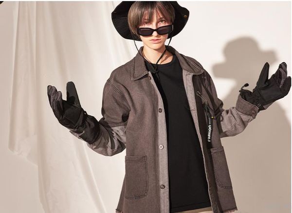 

2020 autumn and winter new men's denim jacket pastes the cloth printing splice european and american tide brand ins jacket, Black;brown