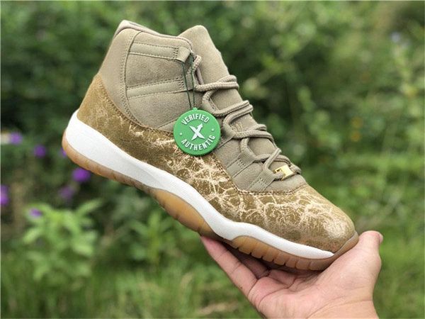 

2018 release wmns neutral olive lux wheat women basketball shoes authentic gs gold suede real carbon fiber 378037 -016 athletic sneakers, Black
