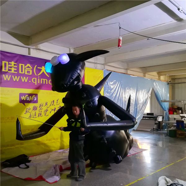 Insetos infláveis gigantes coloridos de 5m de comprimento por atacado com faixa de LED para decoração de shows de cidades ou festas