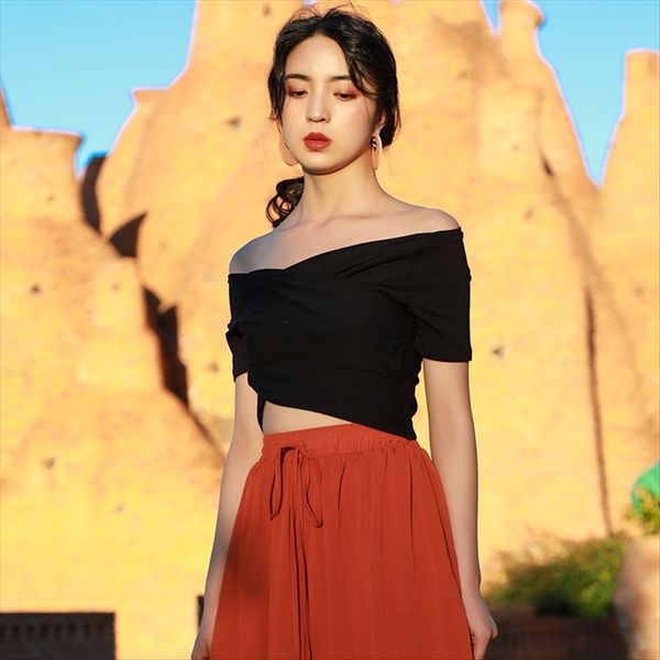 

seaside holiday 2019 shoulder-covered black breast-wrapped clavicle shirt one-line collar breast-plastering shirt female summer, White