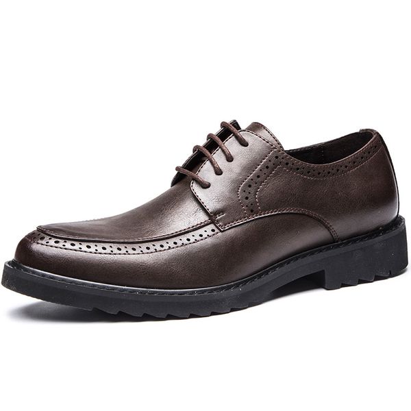 Erkekler Damat Ayakkabı Ünlü Lüks Deri Balo Örgün Ofis Klasik Loafer'lar Elbise Flats Ayakkabı Brogue Oxford Ayakkabı Erkekler