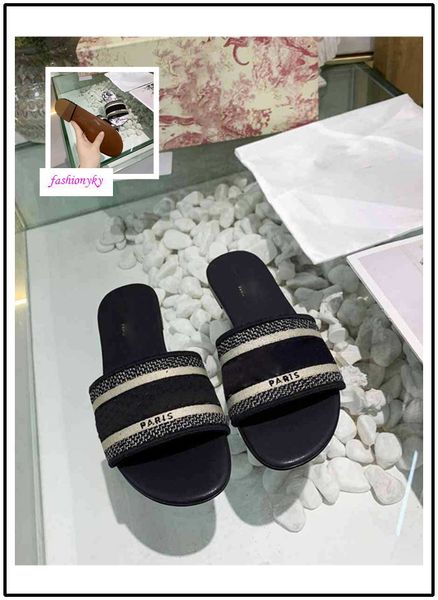 

высокое качество new dazzle цветы женщины сандалии конструктора плоские тапочки вышивка сандал цветочные brocade трусы полосатый бич причинн, Black